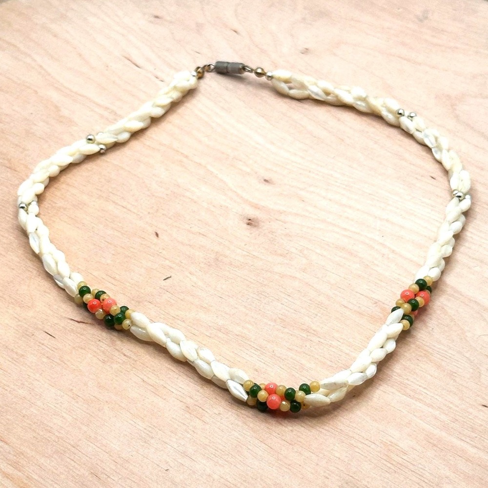 Vintage 1960s Mother of Pearl Triple Strand Necklace with Coral Jade Accents 18" - Picture 4 of 7